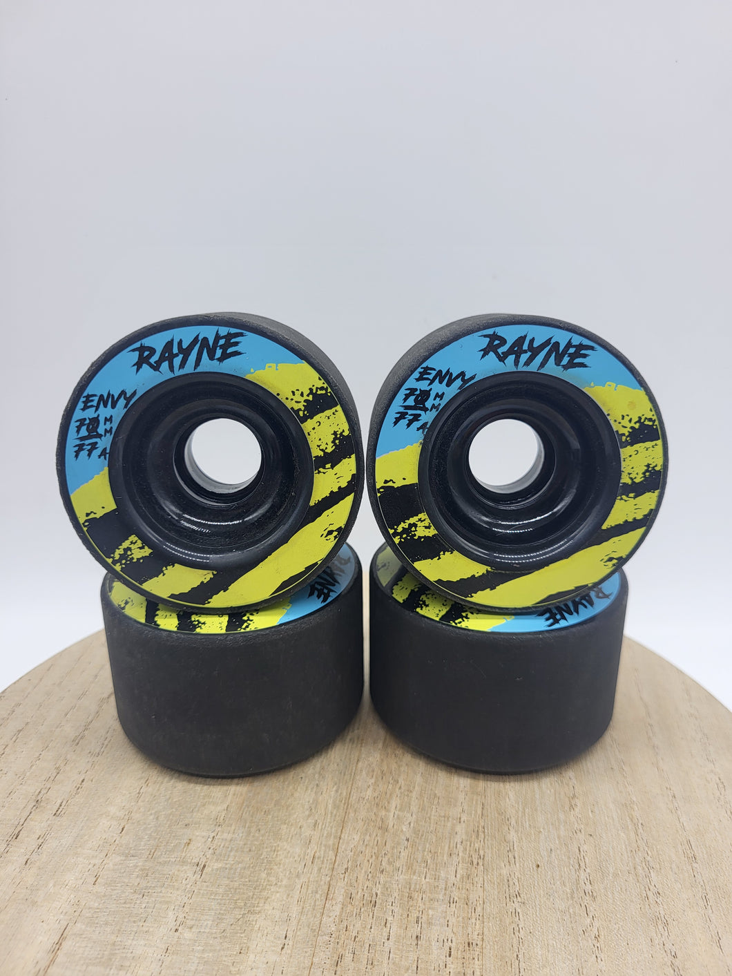 Rayne - Envy Black 77a 70mm