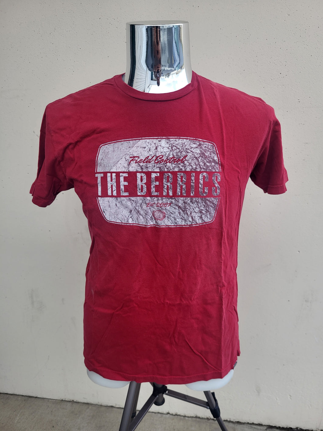 Berrics - 2017 Field Control red tee (Large)