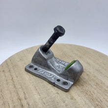 Load image into Gallery viewer, Randal Truck Co. - DH-35 35° Baseplate