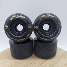 Load image into Gallery viewer, Arbor - Spud Axel Serrat 64mm 82a