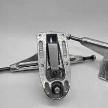 Load image into Gallery viewer, Carver - C7 Surfskate Truck System