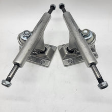 Load image into Gallery viewer, Ace Truck Mfg - Classic Raw Metal 22 7.75"